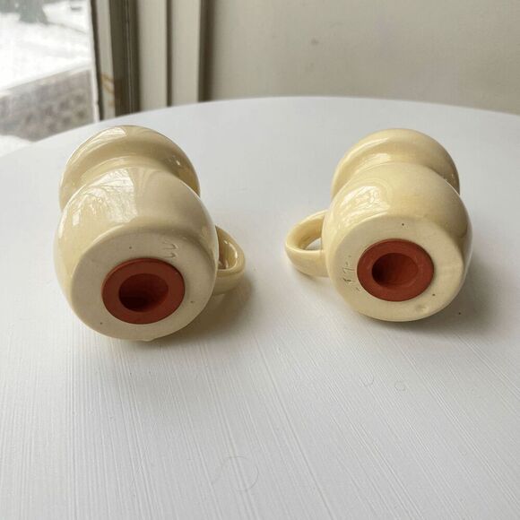 Vintage 70s Cream Ceramic Mushroom Salt & Pepper Shakers with Handles - Picture 4 of 10